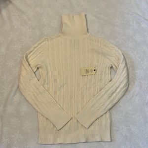 $8 SALE!!!!✨✨NWT!! Women’s St. John’s Bay Turtleneck Sweater!